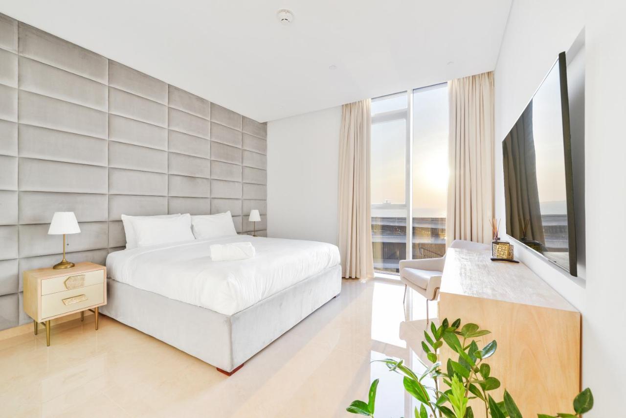 Posh 2 Bedroom Oceanfront Apt In The Heart Of Bluewaters Island Dubai Bagian luar foto