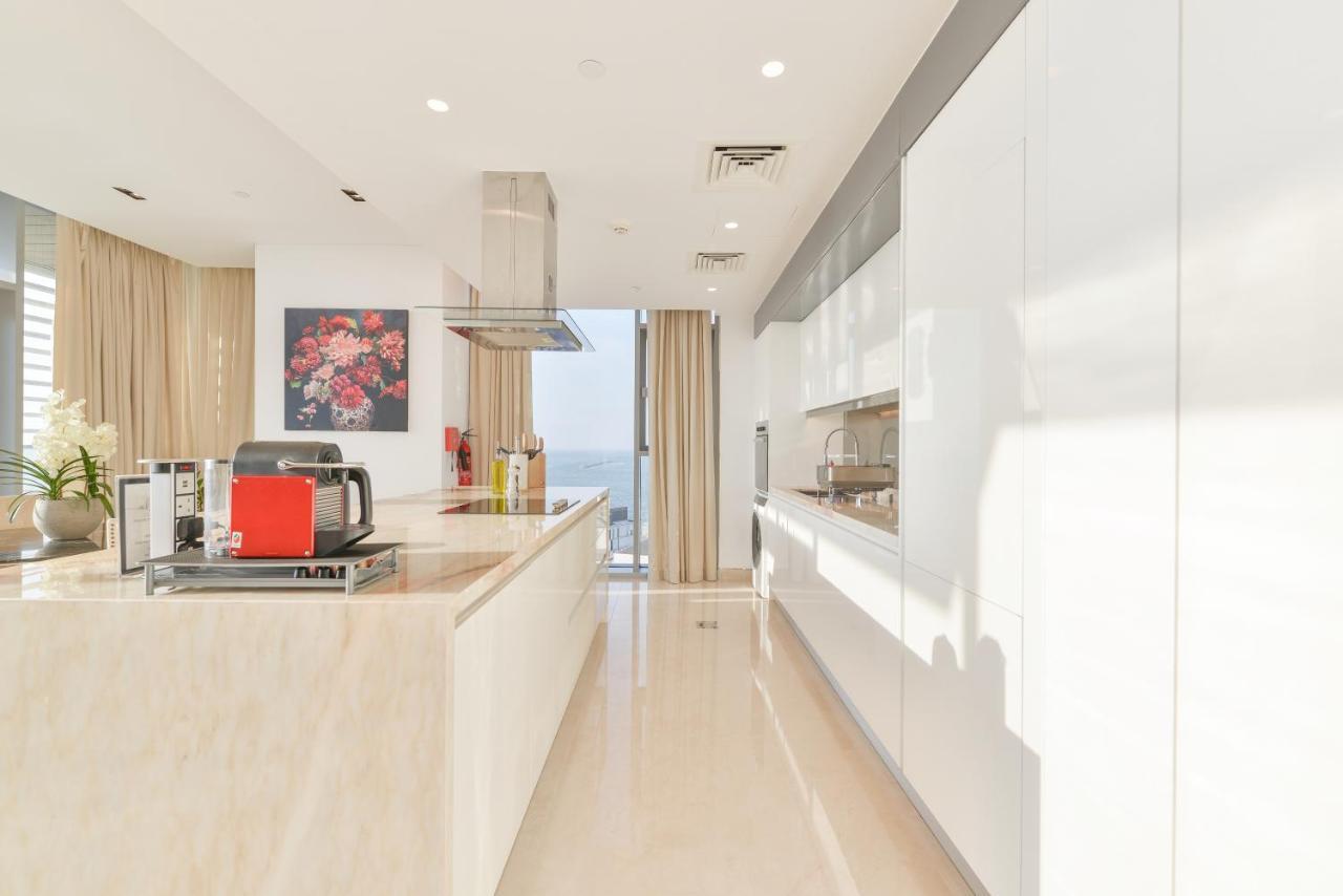 Posh 2 Bedroom Oceanfront Apt In The Heart Of Bluewaters Island Dubai Bagian luar foto