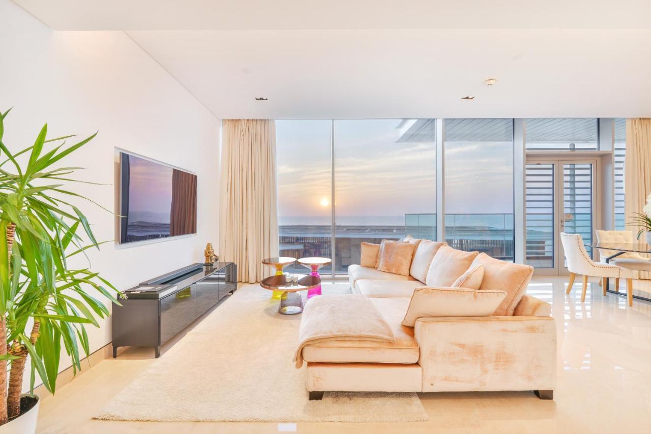 Posh 2 Bedroom Oceanfront Apt In The Heart Of Bluewaters Island Dubai Bagian luar foto