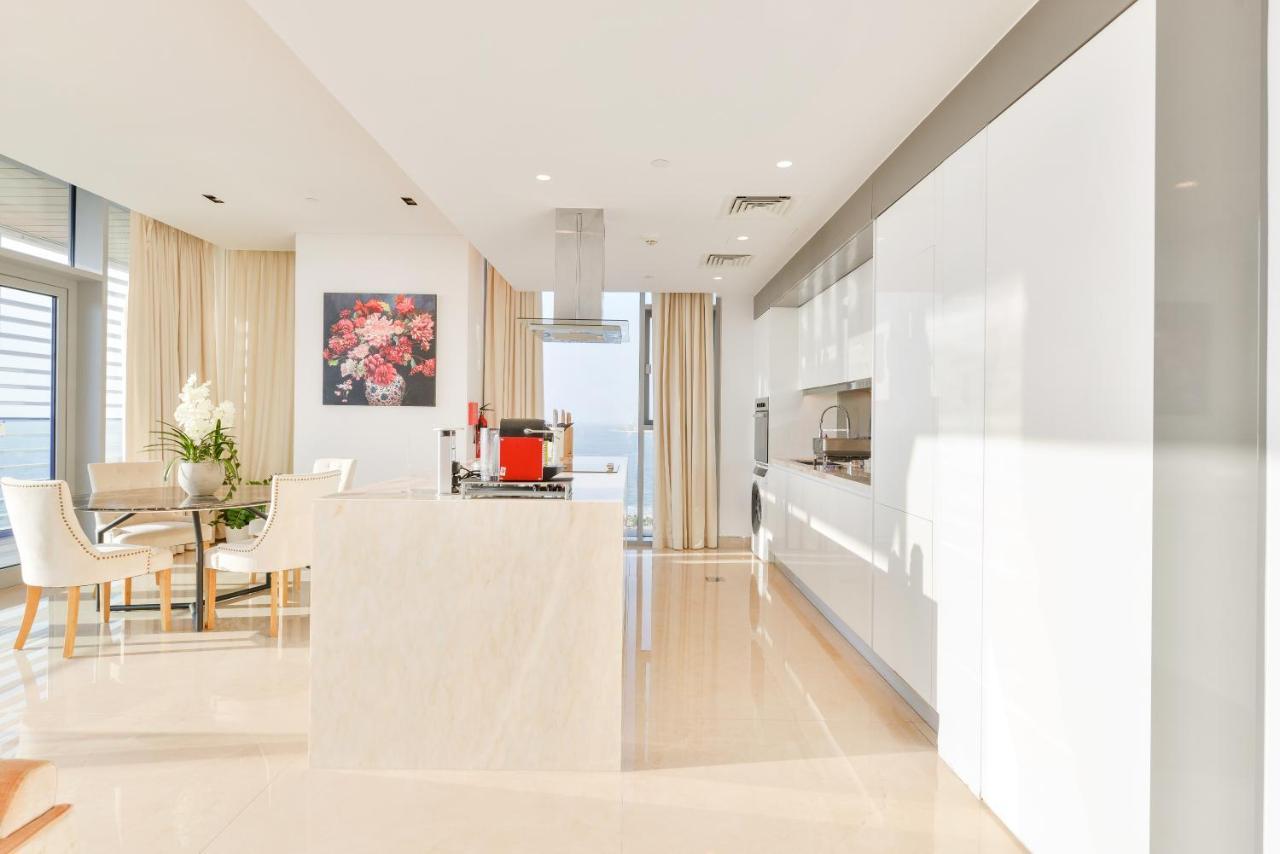 Posh 2 Bedroom Oceanfront Apt In The Heart Of Bluewaters Island Dubai Bagian luar foto