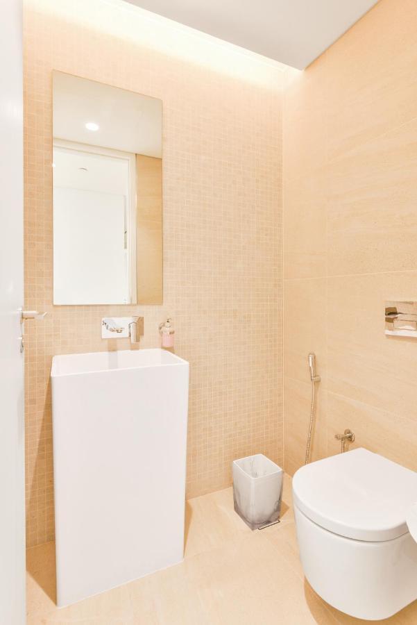 Posh 2 Bedroom Oceanfront Apt In The Heart Of Bluewaters Island Dubai Bagian luar foto