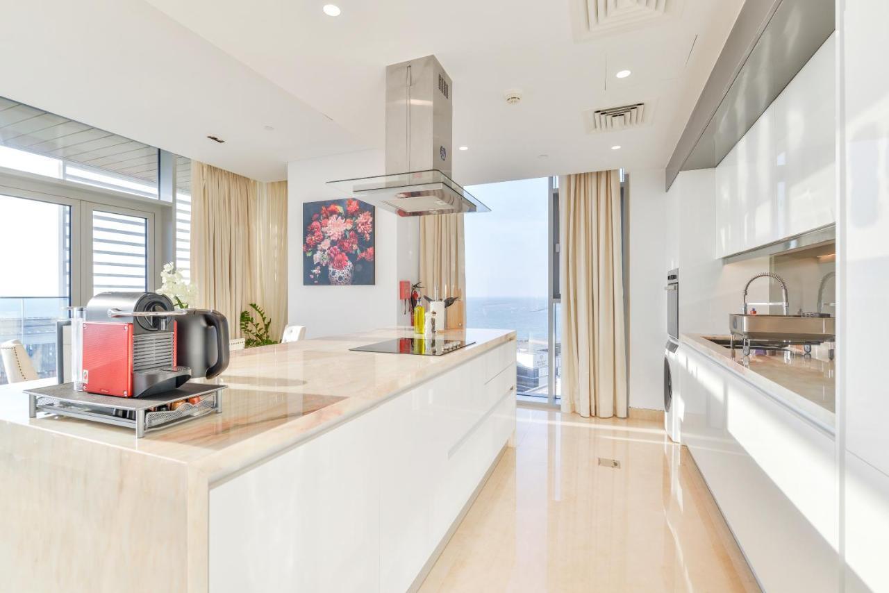 Posh 2 Bedroom Oceanfront Apt In The Heart Of Bluewaters Island Dubai Bagian luar foto
